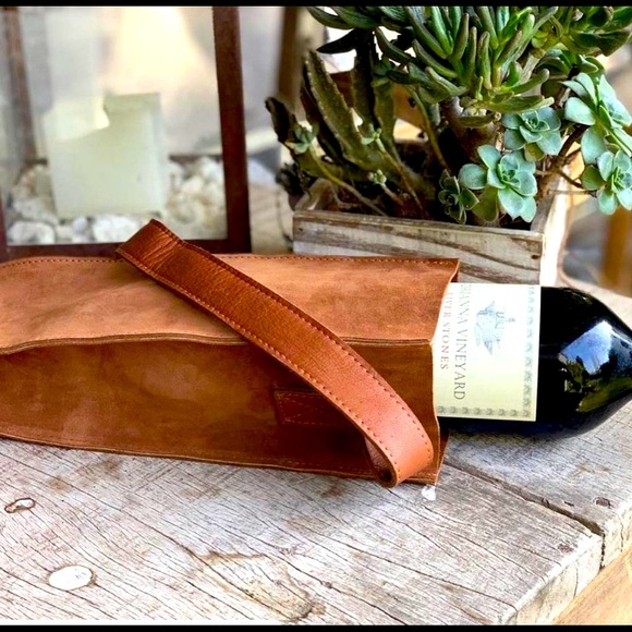 Leather bag  to carry a bottle- Thankyou for your support my work Handcrafted - Picture 4 of 6